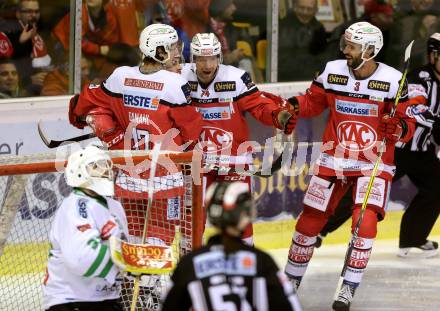 EBEL. Eishockey Bundesliga. KAC gegen 	HDD Olimpija Ljubljana. Torjubel Matthew Neal, Manuel Ganahl, Jammie Lundmark, David Joseph Fischer (KAC). Klagenfurt, am 23.12.2016.
Foto: Kuess

---
pressefotos, pressefotografie, kuess, qs, qspictures, sport, bild, bilder, bilddatenbank