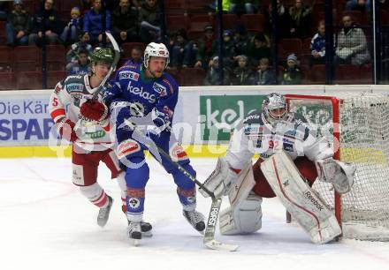 EBEL. Eishockey Bundesliga. VSV gegen	HCB Suedtirol Alperia. Jan Urbas,  (VSV), Maxwell Joseph Everson (Bozen). Villach, am 26.12.2016.
Foto: Kuess

---
pressefotos, pressefotografie, kuess, qs, qspictures, sport, bild, bilder, bilddatenbank