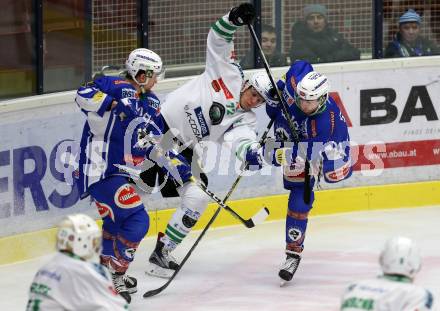 EBEL. Eishockey Bundesliga. VSV gegen	HDD Olimpija Ljubljana. Miha Verlic, Eric Hunter, (VSV),  Kristjan Cepon (Laibach). Villach, am 30.12.2016.
Foto: Kuess

---
pressefotos, pressefotografie, kuess, qs, qspictures, sport, bild, bilder, bilddatenbank