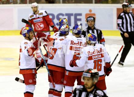 EBEL. Eishockey Bundesliga. KAC gegen 	EC Red Bull Salzburg. Torjubel Daniel Sondell, Ryan Duncan, Bill Thomas, Thomas Raffl (Salzburg). Klagenfurt, am 3.1.2017.
Foto: Kuess

---
pressefotos, pressefotografie, kuess, qs, qspictures, sport, bild, bilder, bilddatenbank