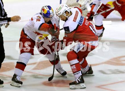 EBEL. Eishockey Bundesliga. KAC gegen 	EC Red Bull Salzburg. Thomas Koch, (KAC), Ryan Duncan  (Salzburg). Klagenfurt, am 3.1.2017.
Foto: Kuess

---
pressefotos, pressefotografie, kuess, qs, qspictures, sport, bild, bilder, bilddatenbank