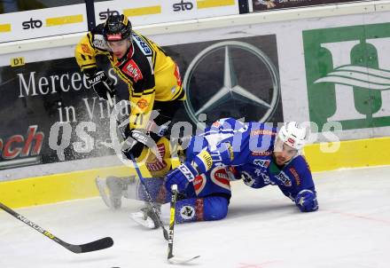 EBEL. Eishockey Bundesliga. VSV gegen	UPC Vienna Capitals. Florian Muehlstein,  (VSV), Sascha Bauer (Vienna Capitals). Villach, am 6.1.2017.
Foto: Kuess

---
pressefotos, pressefotografie, kuess, qs, qspictures, sport, bild, bilder, bilddatenbank