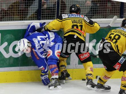 EBEL. Eishockey Bundesliga. VSV gegen	UPC Vienna Capitals. Christof Kromp,  (VSV), Taylor Vause (Vienna Capitals). Villach, am 6.1.2017.
Foto: Kuess

---
pressefotos, pressefotografie, kuess, qs, qspictures, sport, bild, bilder, bilddatenbank