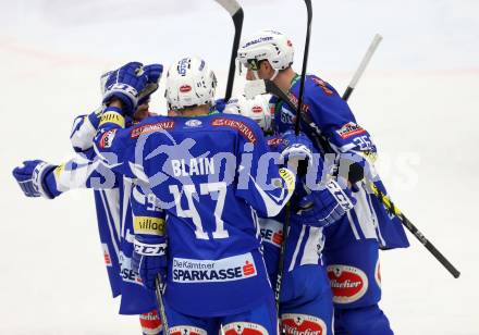 EBEL. Eishockey Bundesliga. VSV gegen	UPC Vienna Capitals. Torjubel Evan McGrath, Jan Urbas, Jeremie Ouellet Blain, Samuel Labrecque, Corey Locke (VSV). Villach, am 6.1.2017.
Foto: Kuess

---
pressefotos, pressefotografie, kuess, qs, qspictures, sport, bild, bilder, bilddatenbank