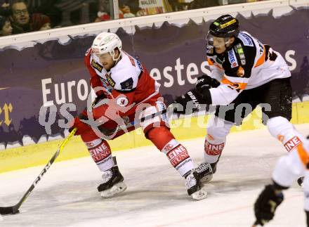 EBEL. Eishockey Bundesliga. KAC gegen 	Moser Medical Graz99ers. Matthew Neal, (KAC), Kristof Reinthaler (Graz). Klagenfurt, am 6.1.2017.
Foto: Kuess

---
pressefotos, pressefotografie, kuess, qs, qspictures, sport, bild, bilder, bilddatenbank