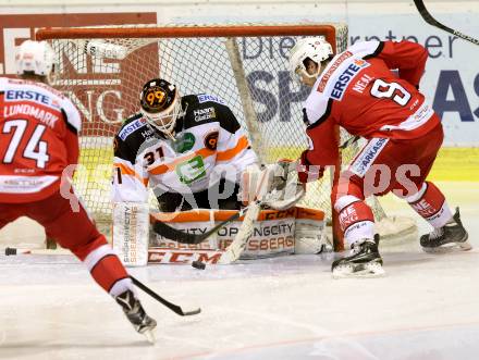 EBEL. Eishockey Bundesliga. KAC gegen 	Moser Medical Graz99ers. Matthew Neal,  (KAC), Sebastian Dahm (Graz). Klagenfurt, am 6.1.2017.
Foto: Kuess

---
pressefotos, pressefotografie, kuess, qs, qspictures, sport, bild, bilder, bilddatenbank