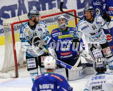 EBEL. Eishockey Bundesliga. VSV gegen	EHC Liwest Black Wings Linz.  Torjubel Dan DaSilva, Rob Hisey (Linz). Villach, am 11.1.2017.
Foto: Kuess

---
pressefotos, pressefotografie, kuess, qs, qspictures, sport, bild, bilder, bilddatenbank