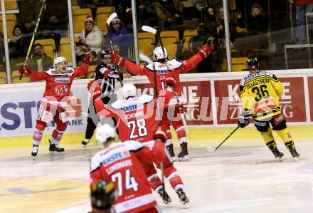 EBEL. Eishockey Bundesliga. KAC gegen 	UPC Vienna Capitals. Torjubel Manuel Ganahl, Martin Schumnig, Matthew Neal, Jamie Lundmark (KAC). Klagenfurt, am 11.1.2017.
Foto: Kuess

---
pressefotos, pressefotografie, kuess, qs, qspictures, sport, bild, bilder, bilddatenbank