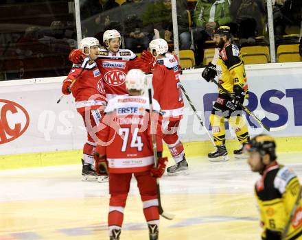 EBEL. Eishockey Bundesliga. KAC gegen 	UPC Vienna Capitals. Torjubel Manuel Ganahl, Martin Schumnig, Matthew Neal, Jamie Lundmark (KAC). Klagenfurt, am 11.1.2017.
Foto: Kuess

---
pressefotos, pressefotografie, kuess, qs, qspictures, sport, bild, bilder, bilddatenbank