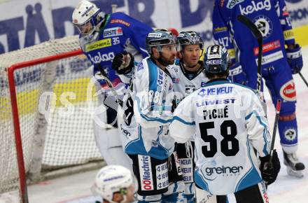 EBEL. Eishockey Bundesliga. VSV gegen	EHC Liwest Black Wings Linz.  Torjubel Dan DaSilva, Rob Hisey, Sebastien Piche (Linz). Villach, am 11.1.2017.
Foto: Kuess

---
pressefotos, pressefotografie, kuess, qs, qspictures, sport, bild, bilder, bilddatenbank