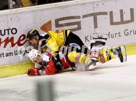 EBEL. Eishockey Bundesliga. KAC gegen 	UPC Vienna Capitals. Thomas Koch, (KAC), Jonathan Ferland (Vienna Capitals). Klagenfurt, am 11.1.2017.
Foto: Kuess

---
pressefotos, pressefotografie, kuess, qs, qspictures, sport, bild, bilder, bilddatenbank