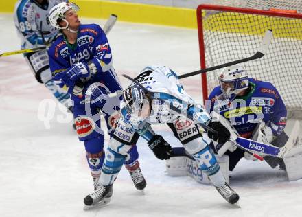 EBEL. Eishockey Bundesliga. VSV gegen	EHC Liwest Black Wings Linz.  Corey Locker, Olivier Roy,  (VSV), Brian Lebler (Linz). Villach, am 11.1.2017.
Foto: Kuess

---
pressefotos, pressefotografie, kuess, qs, qspictures, sport, bild, bilder, bilddatenbank