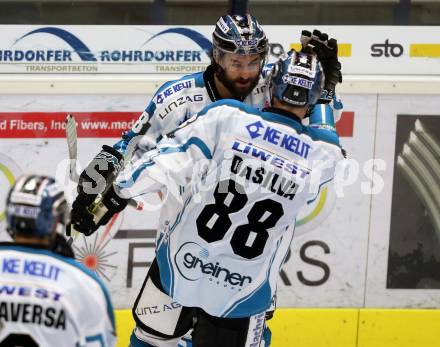 EBEL. Eishockey Bundesliga. VSV gegen	EHC Liwest Black Wings Linz.  Torjubel Sebastien Piche, Dan Dasilva (Linz). Villach, am 11.1.2017.
Foto: Kuess

---
pressefotos, pressefotografie, kuess, qs, qspictures, sport, bild, bilder, bilddatenbank