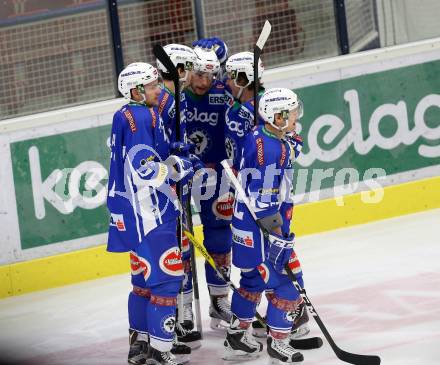 EBEL. Eishockey Bundesliga. VSV gegen	HDD Olimpija Ljubljana. Torjubel Jan Urbas, Miha Verlic, Jeremie Blain, Kevin Wehrs, Corey Locke (VSV). Villach, am 20.1.2017.
Foto: Kuess

---
pressefotos, pressefotografie, kuess, qs, qspictures, sport, bild, bilder, bilddatenbank