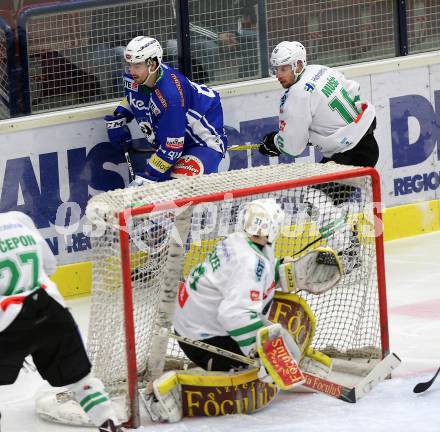 EBEL. Eishockey Bundesliga. VSV gegen	HDD Olimpija Ljubljana. Miha Verlic (VSV), Music Ales (Laibach). Villach, am 20.1.2017.
Foto: Kuess

---
pressefotos, pressefotografie, kuess, qs, qspictures, sport, bild, bilder, bilddatenbank