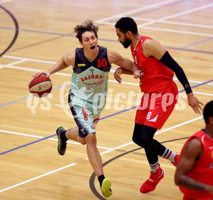 Basketball. OEBV Cup. Raiders Villach gegen WBC Wels. Simon Finzgar,  (Villach), Kevin Payton (Wels). Villach, am 21.1.2017.
Foto: Kuess
---
pressefotos, pressefotografie, kuess, qs, qspictures, sport, bild, bilder, bilddatenbank