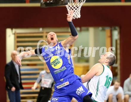 Basketball. OEBV Cup. KOS Celovec gegen Swans Gmunden. Vjeran Soldo, (KOS Celovec), Tilo Klette  (Gmunden). Klagenfurt, am 20.1.2017.
Foto: Kuess
---
pressefotos, pressefotografie, kuess, qs, qspictures, sport, bild, bilder, bilddatenbank