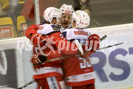 EBEL. Eishockey Bundesliga. KAC gegen 	EHC Liwest Black Wings Linz. Torjubel Jamie Lundmark, Mitja Robar, Manuel Ganahl (KAC). Klagenfurt, am 22.1.2017.
Foto: Kuess

---
pressefotos, pressefotografie, kuess, qs, qspictures, sport, bild, bilder, bilddatenbank