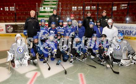 Eishockey. Nachwuchs VSV. Greg Holst, Marco Pewal. Villach, am 2.10.2015.
Foto: Kuess
---
pressefotos, pressefotografie, kuess, qs, qspictures, sport, bild, bilder, bilddatenbank