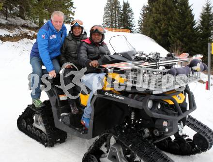 Fussball Bundesliga. RZ Pellets WAC. Autogrammstunde. Schitag.  Silvio Carlos De Oliveira, Issiaka Ouedraogo. Koralpe, am 9.2.2016.
Foto: Kuess
---
pressefotos, pressefotografie, kuess, qs, qspictures, sport, bild, bilder, bilddatenbank