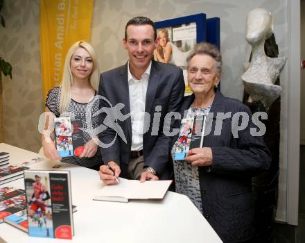 Triathlon. Lena, Christian Troger, Maria. Klagenfurt, 2.7.2015.
Foto: Kuess
---
pressefotos, pressefotografie, kuess, qs, qspictures, sport, bild, bilder, bilddatenbank