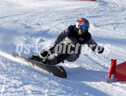 Snowboard. Training. Landeskader Kaernten.  Ina Meschik. Simonhoehe, 13.1.2016.
Foto: Kuess
---
pressefotos, pressefotografie, kuess, qs, qspictures, sport, bild, bilder, bilddatenbank