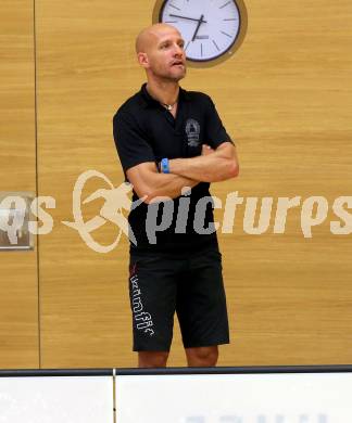 Floorball. 1. Bundesliga. VSV gegen KAC. Trainer Jochen Bathe (KAC). Villach, am 17.9.2016.
Foto: Kuess
---
pressefotos, pressefotografie, kuess, qs, qspictures, sport, bild, bilder, bilddatenbank