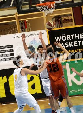 Basketball 2. Bundesliga. GD 16. Runde. Woerthersee Piraten gegen Basket2000 Vienna. Gspandl Christof, Gspandl Daniel (Piraten), Marko Jelisavac  (Vienna). Klagenfurt, am 11.2.2017.
Foto: Kuess
---
pressefotos, pressefotografie, kuess, qs, qspictures, sport, bild, bilder, bilddatenbank