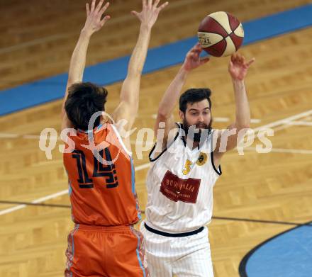 Basketball 2. Bundesliga. GD 16. Runde. Woerthersee Piraten gegen Basket2000 Vienna. Allesch Edgar (Piraten),  Jakob Traxler (Vienna). Klagenfurt, am 11.2.2017.
Foto: Kuess
---
pressefotos, pressefotografie, kuess, qs, qspictures, sport, bild, bilder, bilddatenbank