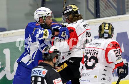 EBEL. Eishockey Bundesliga. VSV gegen	HC Orli Znojmo. Jan Urbas,  (VSV),  Libor Sulak (Znojmo). Villach, am 15.2.2017.
Foto: Kuess

---
pressefotos, pressefotografie, kuess, qs, qspictures, sport, bild, bilder, bilddatenbank