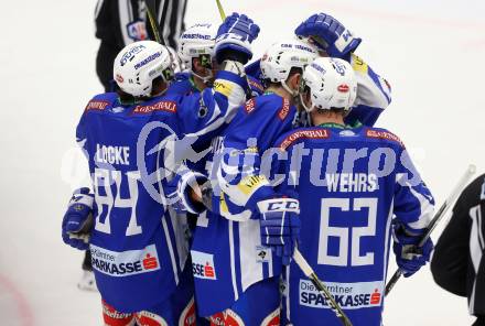 EBEL. Eishockey Bundesliga. VSV gegen	HC Orli Znojmo. Torjubel Corey Locke, Eric Hunter, Daniel Nageler, Kevin Wehrs (VSV). Villach, am 15.2.2017.
Foto: Kuess

---
pressefotos, pressefotografie, kuess, qs, qspictures, sport, bild, bilder, bilddatenbank