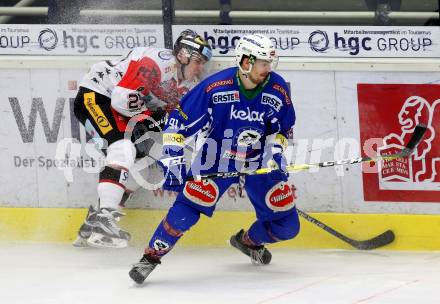 EBEL. Eishockey Bundesliga. VSV gegen	HC Orli Znojmo. Miha Verlic,  (VSV),  Antonin Boruta (Znojmo). Villach, am 15.2.2017.
Foto: Kuess

---
pressefotos, pressefotografie, kuess, qs, qspictures, sport, bild, bilder, bilddatenbank