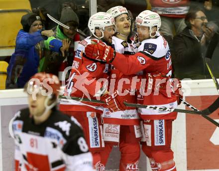 EBEL. Eishockey Bundesliga. KAC gegen 	HC TWK Innsbruck, Die Haie. Torjubel Manuel Ganahl, Jamie Lundmark, Steven Strong (KAC). Klagenfurt, am 17.2.2017.
Foto: Kuess

---
pressefotos, pressefotografie, kuess, qs, qspictures, sport, bild, bilder, bilddatenbank