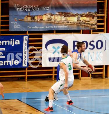 Basketball 2. Bundesliga. GD 17. Runde. KOS Celovec gegen D.C. Timberwolves. Andi Smrtnik,  (KOS Celovec), Nemanja Nikolic (Timberwolves). Klagenfurt, am 18.2.2017.
Foto: Kuess
---
pressefotos, pressefotografie, kuess, qs, qspictures, sport, bild, bilder, bilddatenbank