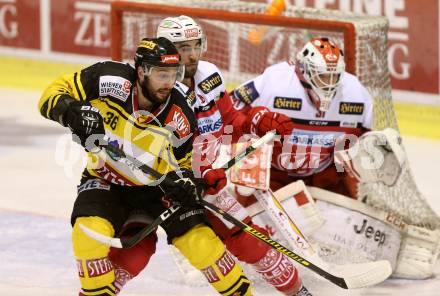 EBEL. Eishockey Bundesliga. KAC gegen 	UPC Vienna Capitals. Martin Schumnig, David Madlehner, (KAC),   Jerry Pollastrone  (Vienna Capitals). Klagenfurt, am 19.2.2017.
Foto: Kuess

---
pressefotos, pressefotografie, kuess, qs, qspictures, sport, bild, bilder, bilddatenbank