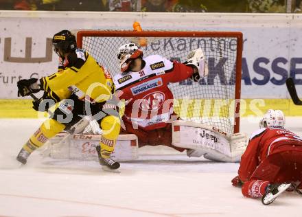 EBEL. Eishockey Bundesliga. KAC gegen 	UPC Vienna Capitals. David Madlehner, (KAC), Taylor Vause   (Vienna Capitals). Klagenfurt, am 19.2.2017.
Foto: Kuess

---
pressefotos, pressefotografie, kuess, qs, qspictures, sport, bild, bilder, bilddatenbank