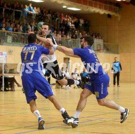 Handball HLA. SC Kelag Ferlach gegen HC Linz AG. Izudin Mujanovic,  (Ferlach), Luka Kikanovic, Julius Hoflehner (Linz). Ferlach, am 11.3.2017.
Foto: Kuess
---
pressefotos, pressefotografie, kuess, qs, qspictures, sport, bild, bilder, bilddatenbank