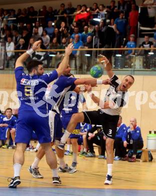 Handball HLA. SC Kelag Ferlach gegen HC Linz AG. Risto Arnaudovski,  (Ferlach), Julius Hoflehner, Gojko Vuckovic (Linz). Ferlach, am 11.3.2017.
Foto: Kuess
---
pressefotos, pressefotografie, kuess, qs, qspictures, sport, bild, bilder, bilddatenbank