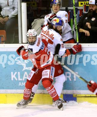 EBEL. Eishockey Bundesliga. KAC gegen 	EC Red Bull Salzburg. Philipp Kreuzer, (KAC), Michael Schiechl (Salzburg). Klagenfurt, am 17.3.2017.
Foto: Kuess

---
pressefotos, pressefotografie, kuess, qs, qspictures, sport, bild, bilder, bilddatenbank