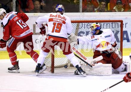 EBEL. Eishockey Bundesliga. KAC gegen 	EC Red Bull Salzburg. Ziga Pance, (KAC), Bill Thomas Bernhard Starkbaum   (Salzburg). Klagenfurt, am 17.3.2017.
Foto: Kuess

---
pressefotos, pressefotografie, kuess, qs, qspictures, sport, bild, bilder, bilddatenbank