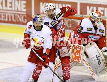 EBEL. Eishockey Bundesliga. KAC gegen 	EC Red Bull Salzburg. Mark Hurturbise,  David Madlehner, (KAC),  Manuel Latusa  (Salzburg). Klagenfurt, am 17.3.2017.
Foto: Kuess

---
pressefotos, pressefotografie, kuess, qs, qspictures, sport, bild, bilder, bilddatenbank