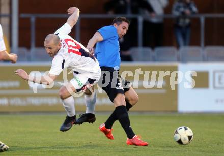 Fussball Kaerntner Liga. SAK gegen ASV. Christian Dlopst, (SAK), Stefan Dollinger  (ASV). Klagenfurt, am 24.3.2017.
Foto: Kuess
---
pressefotos, pressefotografie, kuess, qs, qspictures, sport, bild, bilder, bilddatenbank