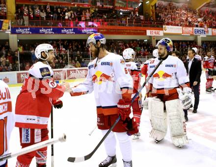 EBEL. Eishockey Bundesliga. KAC gegen 	EC Red Bull Salzburg. Manuel Ganahl, (KAC),  Thomas Raffl  (Salzburg). Klagenfurt, am 26.3.2017.
Foto: Kuess

---
pressefotos, pressefotografie, kuess, qs, qspictures, sport, bild, bilder, bilddatenbank