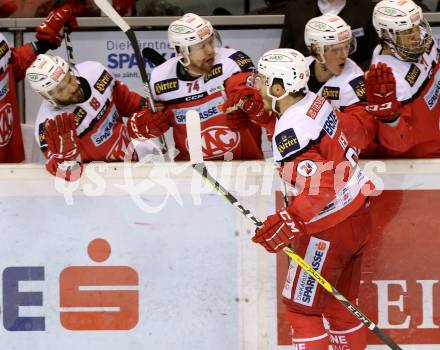 EBEL. Eishockey Bundesliga. KAC gegen 	EC Red Bull Salzburg. Torjubel Manuel Geier, Thomas Koch, Jamie Lundmark (KAC). Klagenfurt, am 26.3.2017.
Foto: Kuess

---
pressefotos, pressefotografie, kuess, qs, qspictures, sport, bild, bilder, bilddatenbank