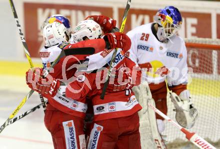 EBEL. Eishockey Bundesliga. KAC gegen 	EC Red Bull Salzburg. Torjubel Manuel Geier, Matthew Neal, Stefan Geier (KAC). Klagenfurt, am 26.3.2017.
Foto: Kuess

---
pressefotos, pressefotografie, kuess, qs, qspictures, sport, bild, bilder, bilddatenbank