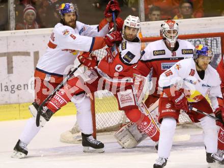 EBEL. Eishockey Bundesliga. KAC gegen 	EC Red Bull Salzburg. Mark Popovic, David Madlehner,  (KAC),  Thomas Raffl (Salzburg). Klagenfurt, am 26.3.2017.
Foto: Kuess

---
pressefotos, pressefotografie, kuess, qs, qspictures, sport, bild, bilder, bilddatenbank