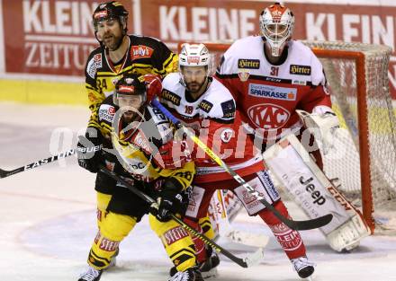 EBEL. Eishockey Bundesliga. KAC gegen 	UPC Vienna Capitals.  Thomas Koch, David Madlener (KAC),   Jerry Pollastrone, Jonathan Ferland (Vienna Capitals). Klagenfurt, am 2.4.2017.
Foto: Kuess

---
pressefotos, pressefotografie, kuess, qs, qspictures, sport, bild, bilder, bilddatenbank