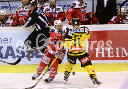 EBEL. Eishockey Bundesliga. KAC gegen 	UPC Vienna Capitals. Thomas Vallant  (KAC),  Sascha Bauer  (Vienna Capitals). Klagenfurt, am 2.4.2017.
Foto: Kuess

---
pressefotos, pressefotografie, kuess, qs, qspictures, sport, bild, bilder, bilddatenbank