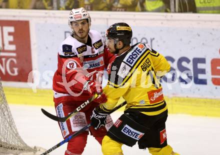 EBEL. Eishockey Bundesliga. KAC gegen 	UPC Vienna Capitals. Thomas Vallant  (KAC), Sascha Bauer (Vienna Capitals). Klagenfurt, am 2.4.2017.
Foto: Kuess

---
pressefotos, pressefotografie, kuess, qs, qspictures, sport, bild, bilder, bilddatenbank