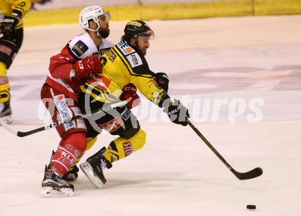 EBEL. Eishockey Bundesliga. KAC gegen 	UPC Vienna Capitals.  Martin Schumnig  (KAC), Rafael Rotter (Vienna Capitals). Klagenfurt, am 2.4.2017.
Foto: Kuess

---
pressefotos, pressefotografie, kuess, qs, qspictures, sport, bild, bilder, bilddatenbank